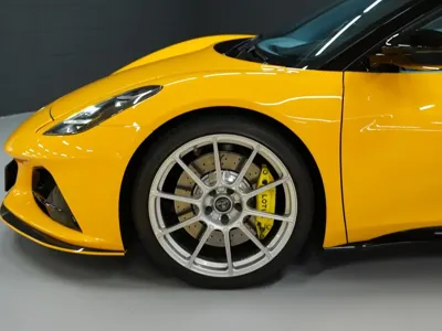 Lotus Emira 2024, 4000 км, за 84685.57 USD - фото 8