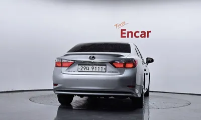 Lexus ES 2013, 108546 км, за 9751.5 USD
