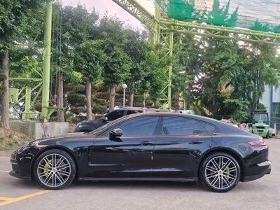 Porsche Panamera 2018, 121000 км, за 36366.02 USD