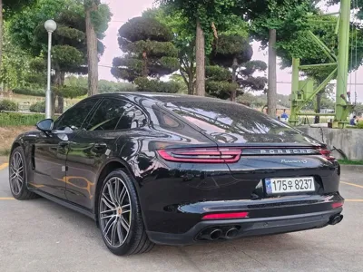 Porsche Panamera 2018, 121000 км, за 36366.02 USD