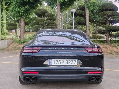 Porsche Panamera 2018, 121000 км, за 36366.02 USD