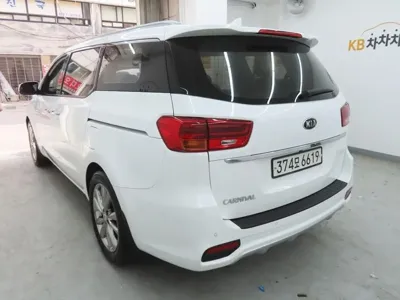 Kia Canival 2019, 98388 км, за 9846.4 USD