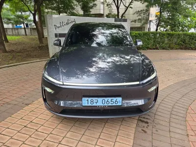Tesla Model Y 2025, 14999 км, за 33632.61 USD
