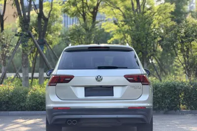 Volkswagen Tiguan L 2020, 64800 км, за 13508 USD