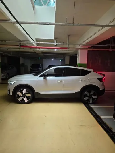 Volvo C40 2024, 41000 км, за 26372.33 USD