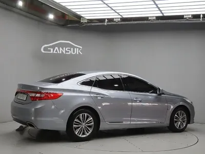 Hyundai Grandeur 2016, 118442 км, за 3705.39 USD