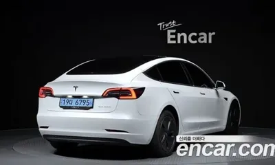 Tesla Model 3 2020, 79331 км, за 21479.23 USD