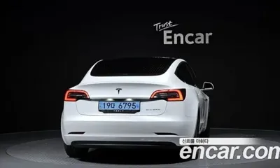 Tesla Model 3 2020, 79331 км, за 21479.23 USD