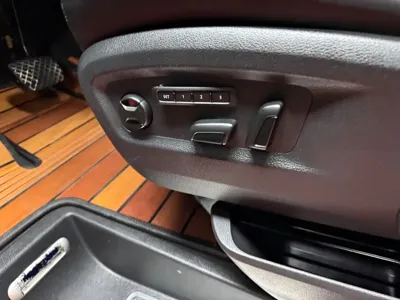 Volkswagen Multivan 2019, 80000 км, за 39699.05 USD - фото 17