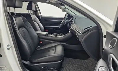 Hyundai Sonata 2020, 55595 км, за 12813.06 USD - фото 11