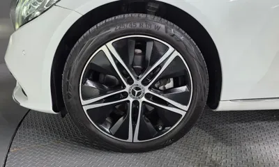 Mercedes-Benz C-Class 2019, 99399 км, за 13787.44 USD