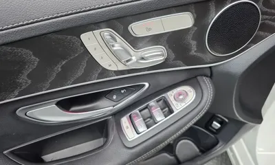 Mercedes-Benz C-Class 2019, 99399 км, за 13787.44 USD - фото 12