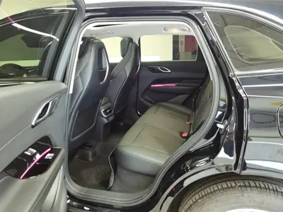 Hongqi Hongqi HS3 PHEV 2024, 11200 км, за 13216.63 USD - фото 11