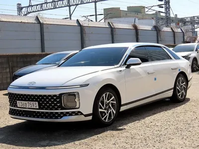 Hyundai Grandeur 2023, 175137 км, за 12034.88 USD