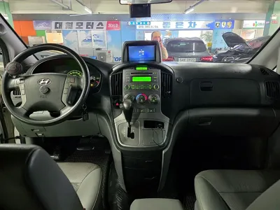 Hyundai Starex 2016, 211944 км, за 3966.88 USD - фото 12