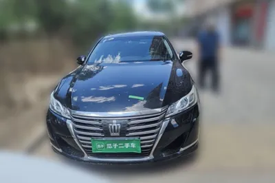 Toyota Crown 2015, 52000 км, за 18052 USD