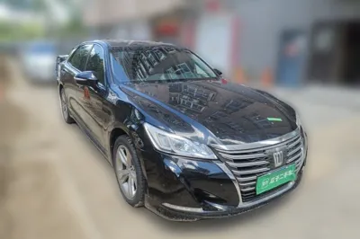 Toyota Crown 2015, 52000 км, за 18052 USD