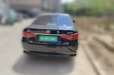 Toyota Crown 2015, 52000 км, за 18052 USD