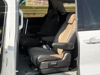 Kia Canival 2026, 919 км, за 26710.11 USD - фото 10