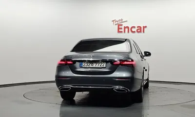 Mercedes-Benz E-Class 2021, 82346 км, за 18178.23 USD