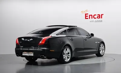 Jaguar XJ 2011, 94736 км, за 5537.46 USD
