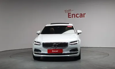 Volvo S90 2022, 93923 км, за 21935.91 USD