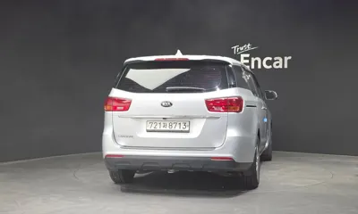 Kia Canival 2019, 64010 км, за 9055.38 USD
