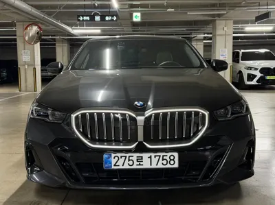 BMW 5-Series 2025, 8996 км, за 40372.45 USD