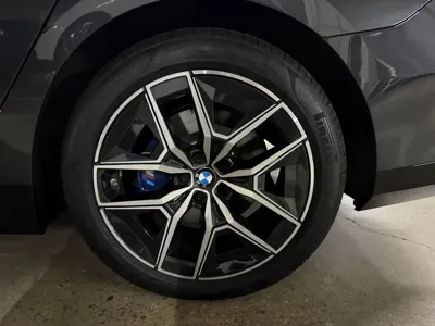 BMW 5-Series 2025, 8996 км, за 40372.45 USD