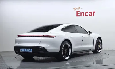 Porsche Taycan 2021, 63524 км, за 66955.5 USD