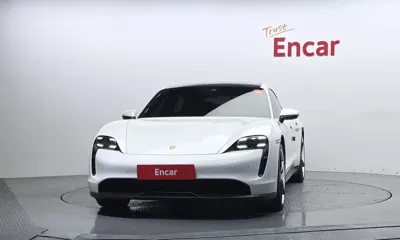 Porsche Taycan 2021, 63524 км, за 66955.5 USD