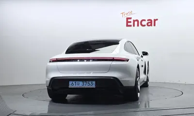 Porsche Taycan 2021, 63524 км, за 66955.5 USD
