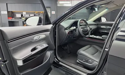 Genesis GV70 2023, 21811 км, за 24812.92 USD - фото 10