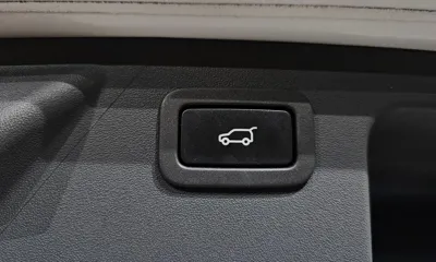 Land Rover Discovery Sport 2018, 61555 км, за 17516.44 USD - фото 32