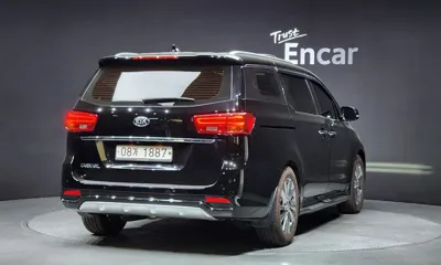 Kia Canival 2019, 127041 км, за 9787.17 USD