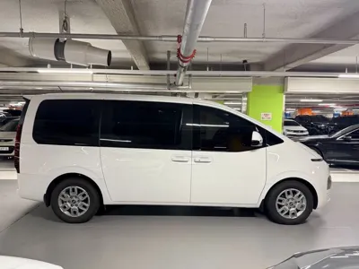 Hyundai Staria 2025, 9632 км, за 24222.13 USD