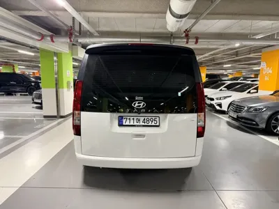 Hyundai Staria 2025, 9632 км, за 24222.13 USD