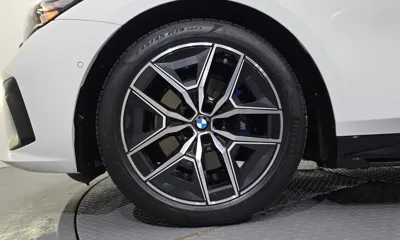 BMW 5-Series 2025, 14343 км, за 42935.24 USD