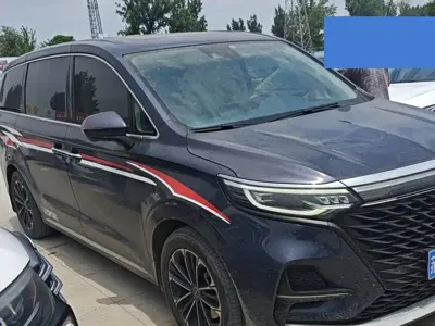 Roewe iMAX8 2021, 73000 км, за 10790.7 USD