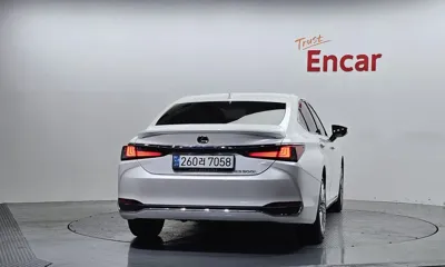 Lexus ES 2025, 25739 км, за 31853.33 USD