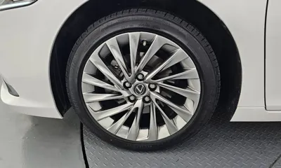 Lexus ES 2025, 25739 км, за 31853.33 USD