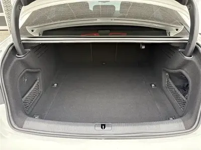 Audi A4L 2022, 61000 км, за 16627.11 USD - фото 8