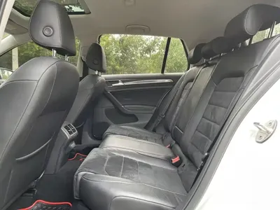 Volkswagen Golf 2018, 75800 км, за 9576.39 USD