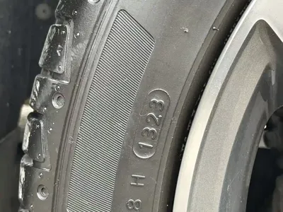 Volkswagen Golf 2018, 75800 км, за 9576.39 USD