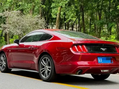 Ford Mustang 2017, 43000 км, за 10299.63 USD