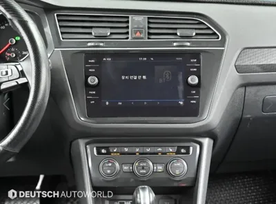 Volkswagen Tiguan 2018, 135815 км, за 10607.54 USD - фото 14
