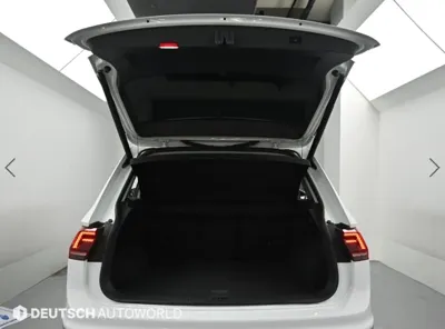 Volkswagen Tiguan 2018, 135815 км, за 10607.54 USD - фото 19