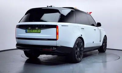 Land Rover Range Rover 2025, 25114 км, за 146952.77 USD