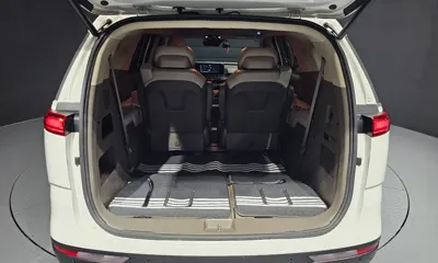 Kia Canival 2023, 67727 км, за 19434.18 USD - фото 31