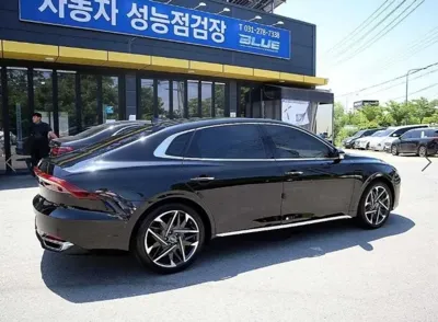 Hyundai Grandeur 2022, 139648 км, за 14113.17 USD